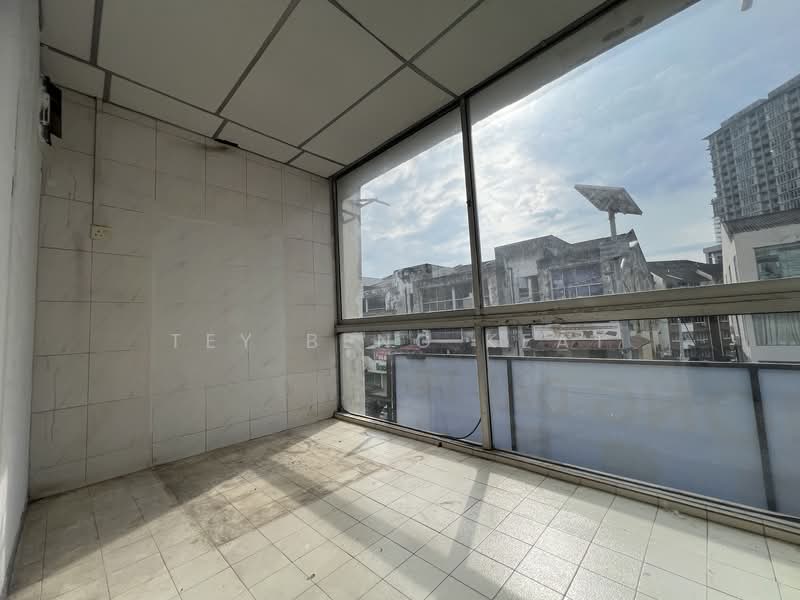 Shop / Office for Rent in Subang Jaya (Selangor) - Tey Beng Keat - Balcony - PropertyGuru.com.my