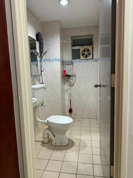 Apartment for Rent at Mas Kipark Damansara - Yanis Cheong - Bathroom - PropertyGuru.com.my