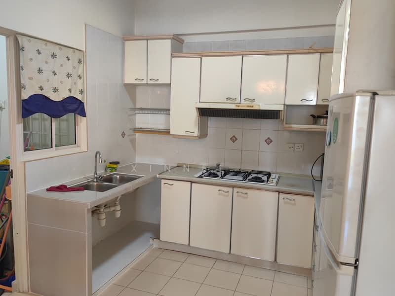 Condominium for Rent at Gold Coast Resort Condominium - Xinnee . - Kitchen - PropertyGuru.com.my
