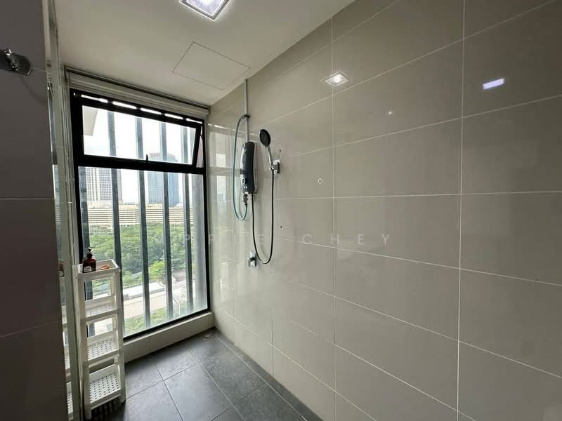 Servis Apartment untuk Disewa di Southkey Mosaic - Apple Chey - Bathroom - PropertyGuru.com.my