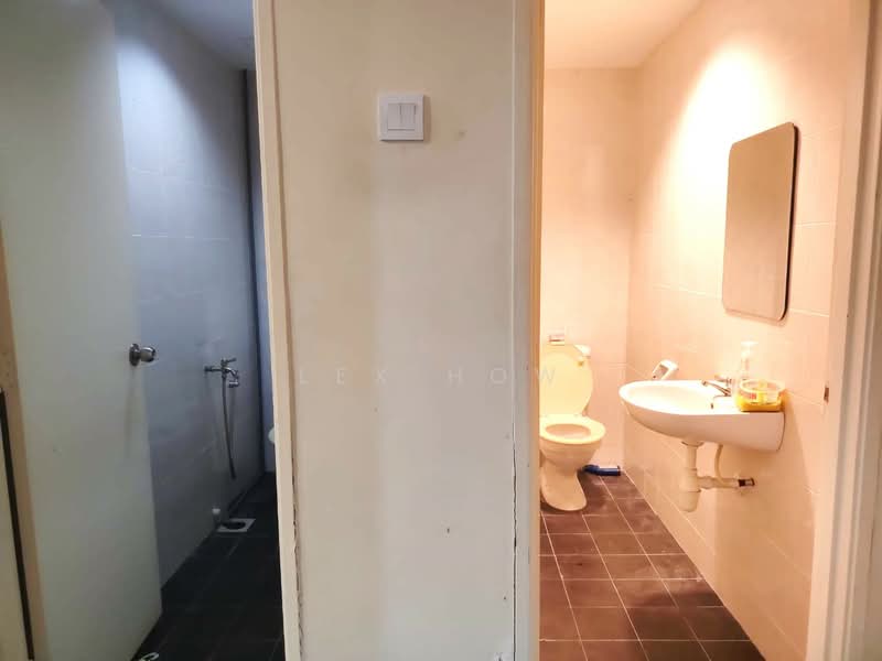Kedai / Pejabat untuk Disewa di Ampang (Selangor) - Lex How - Bathroom - PropertyGuru.com.my