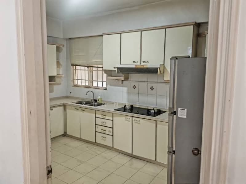 Condominium for Rent at Gold Coast Resort Condominium - Xinnee . - Kitchen - PropertyGuru.com.my