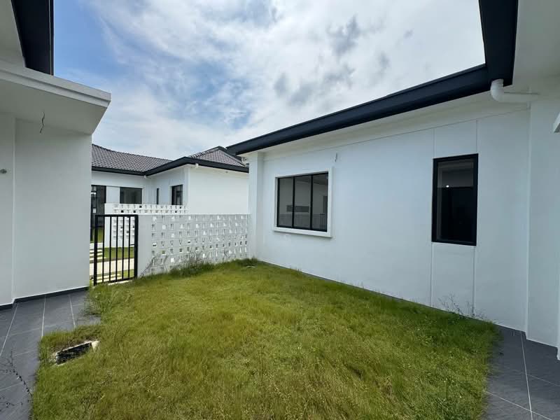 Rumah Teres 1 Tingkat untuk Dijual di Kuala Selangor (Selangor) - RAIS . - Exterior - PropertyGuru.com.my