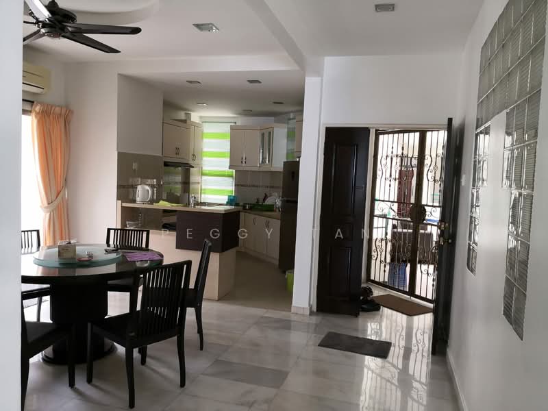 Kondominium untuk Disewa di Diamond Villa Condominium - Peggy Tan - Dining Room - PropertyGuru.com.my