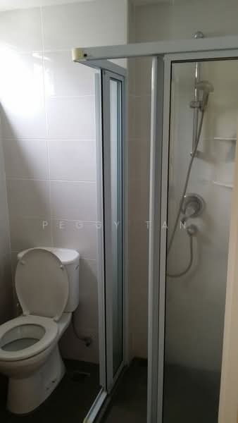Kondominium untuk Disewa di Diamond Villa Condominium - Peggy Tan - Bathroom - PropertyGuru.com.my