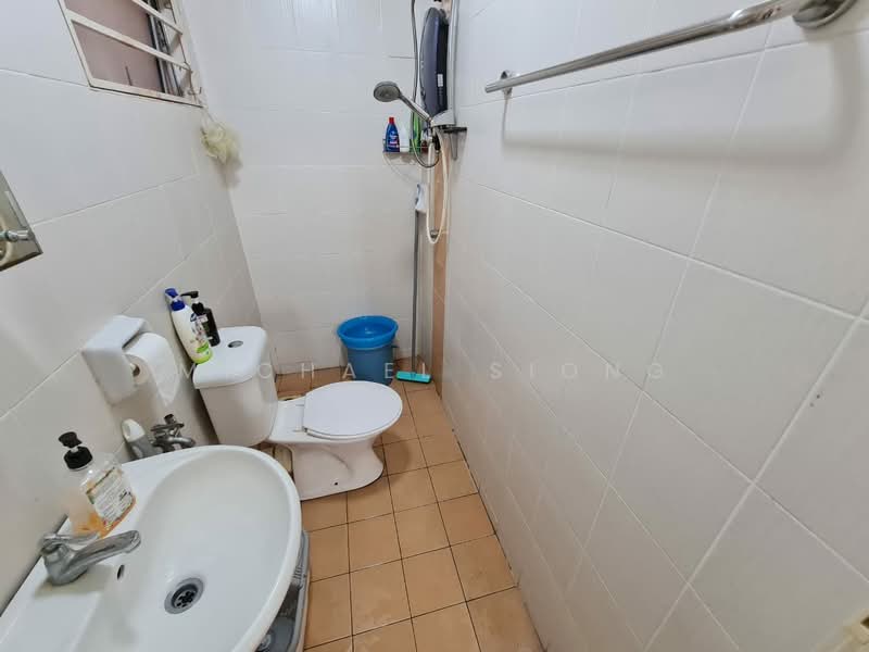 Townhouse for Sale in Batu Caves (Selangor) - Michael Siong - Bathroom - PropertyGuru.com.my