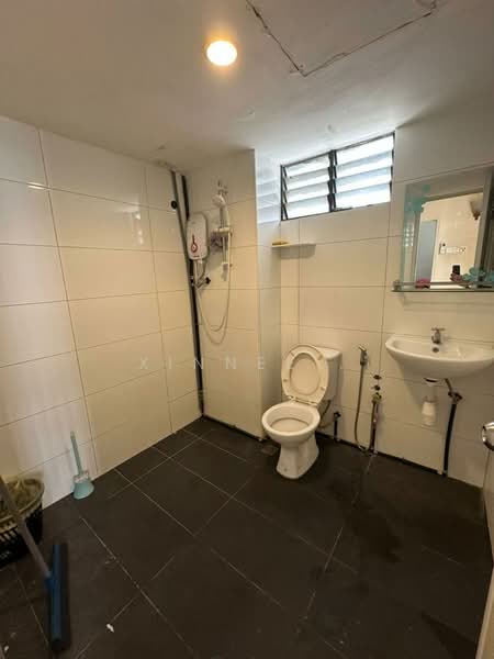 Kondominium untuk Disewa di Sunny Ville Condominium - Xinnee . - Bathroom - PropertyGuru.com.my