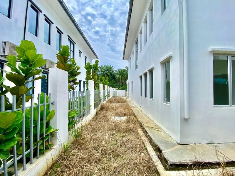 Rumah Berkembar untuk Dijual di Putra Heights (Subang Jaya) - Noraini Dahan - Exterior - PropertyGuru.com.my