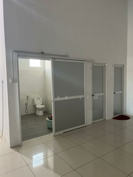 Detached Factory for Rent in Sungai Bakap (Penang) - Lucas Lim - Bathroom - PropertyGuru.com.my