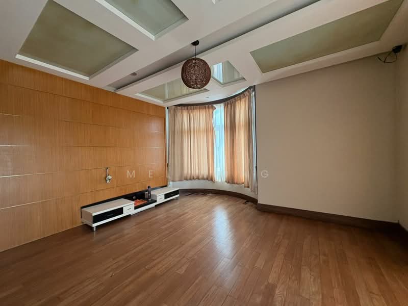 Rumah Banglo untuk Dijual di Bandar Mahkota Cheras (Cheras) - Mel Wong - Living Room - PropertyGuru.com.my