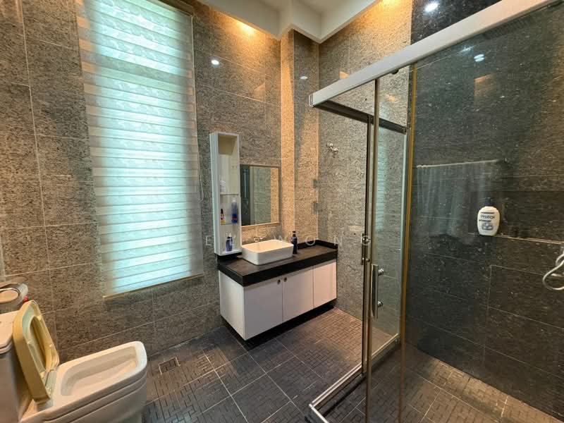 Rumah Banglo untuk Dijual di Bandar Mahkota Cheras (Cheras) - Mel Wong - Bathroom - PropertyGuru.com.my