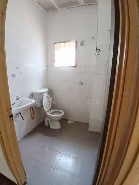 Rumah Teres 2 Tingkat untuk Disewa di Saujana Puchong (Puchong) - Evan Goh - Bathroom - PropertyGuru.com.my