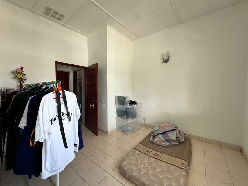 Rumah Teres 2 Tingkat untuk Dijual di Taman Bukit Desa (Kepong) - Ethan Loke - Bedroom - PropertyGuru.com.my