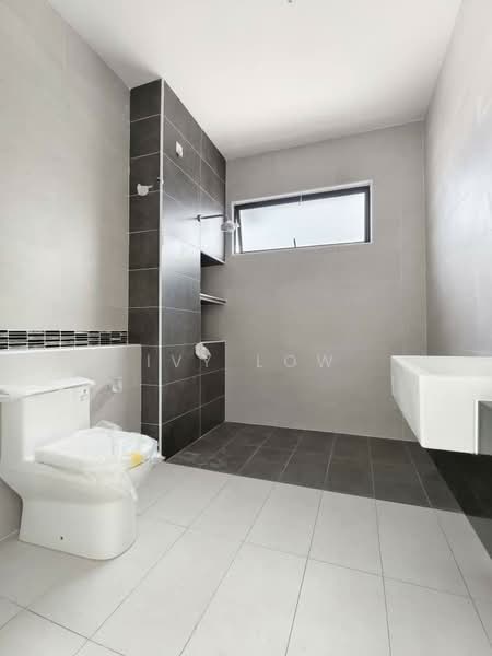 Rumah Teres 2 Tingkat untuk Dijual di Taman Desa Tebrau (Tebrau) - Ivy Low - Bathroom - PropertyGuru.com.my