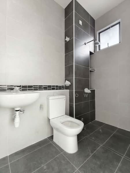 Rumah Teres 2 Tingkat untuk Dijual di Taman Desa Tebrau (Tebrau) - Ivy Low - Bathroom - PropertyGuru.com.my