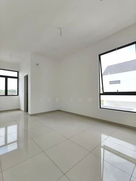 Rumah Teres 2 Tingkat untuk Dijual di Taman Desa Tebrau (Tebrau) - Ivy Low - Living Room - PropertyGuru.com.my