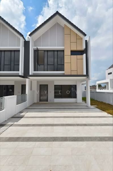 Rumah Teres 2 Tingkat untuk Dijual di Taman Desa Tebrau (Tebrau) - Ivy Low - Exterior - PropertyGuru.com.my