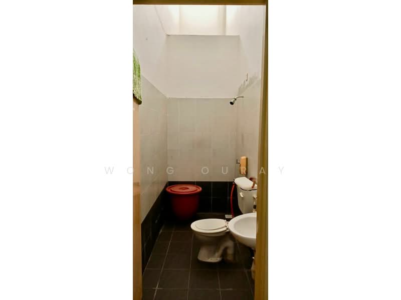 2-storey Terraced House for Sale in Austin (Johor Bahru) - Wong Ouray - Bathroom - PropertyGuru.com.my