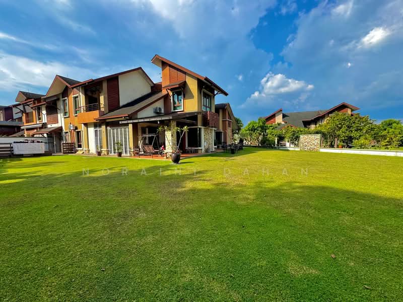 Semi-Detached House for Sale in Bukit Jelutong (Shah Alam) - Noraini Dahan - PropertyGuru.com.my