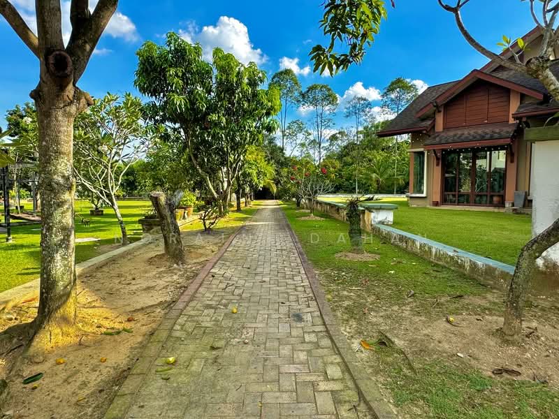 Semi-Detached House for Sale in Bukit Jelutong (Shah Alam) - Noraini Dahan - PropertyGuru.com.my