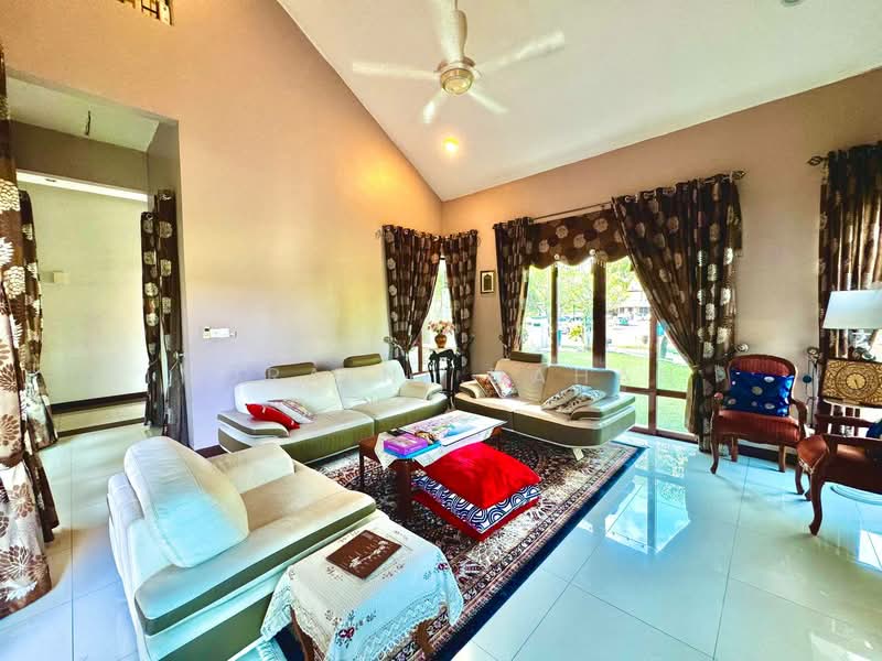 Semi-Detached House for Sale in Bukit Jelutong (Shah Alam) - Noraini Dahan - PropertyGuru.com.my