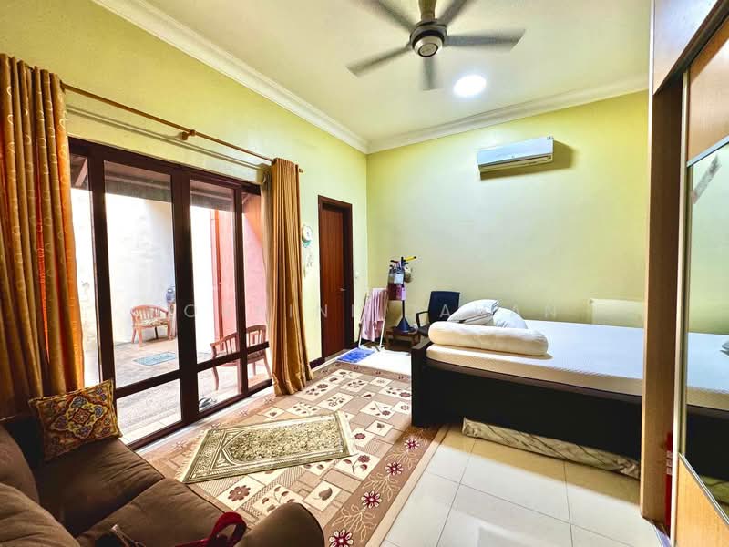 Semi-Detached House for Sale in Bukit Jelutong (Shah Alam) - Noraini Dahan - PropertyGuru.com.my