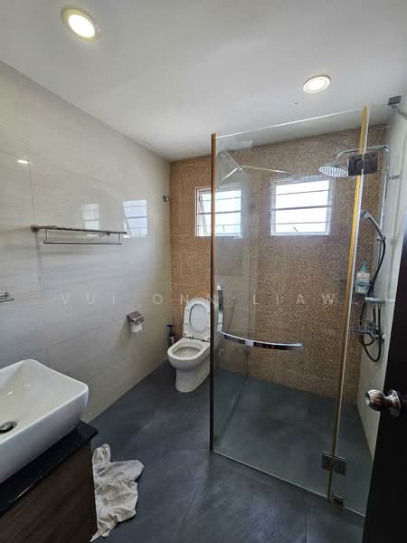 Semi-Detached House for Sale in Kota Kinabalu (Sabah) - Vui Onn Liaw - Bathroom - PropertyGuru.com.my