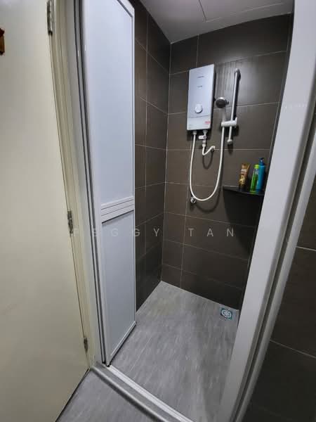 Kondominium untuk Dijual di Mutiara Villa Condominium - Peggy Tan - Bathroom - PropertyGuru.com.my