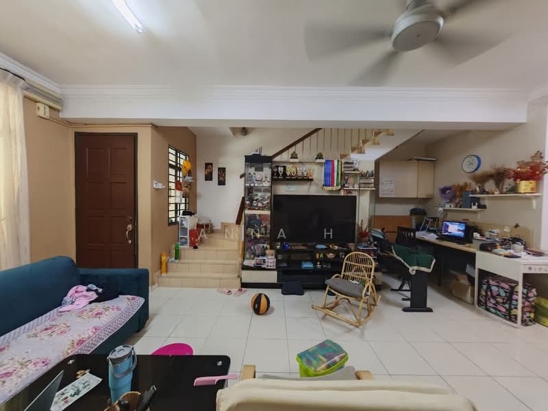 Rumah Teres 2 Tingkat untuk Dijual di Ampang Saujana (Ampang) - Anna H - Living Room - PropertyGuru.com.my