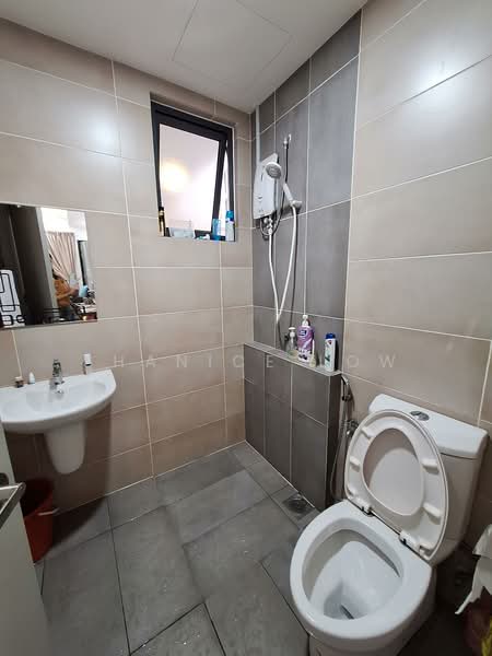 Rumah Teres 2 Tingkat untuk Dijual di Puchong (Selangor) - Shanice Low - Bathroom - PropertyGuru.com.my