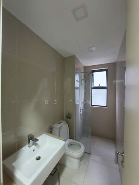 Servis Apartment untuk Disewa di South View - BC TAN - Bathroom - PropertyGuru.com.my
