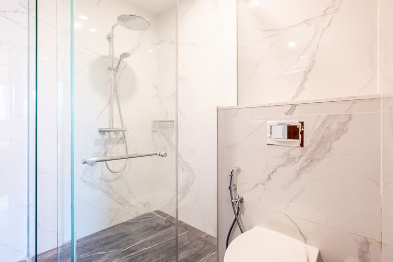 Servis Apartment untuk Disewa di Core Residence @ TRX - Jason Toh - Bathroom - PropertyGuru.com.my