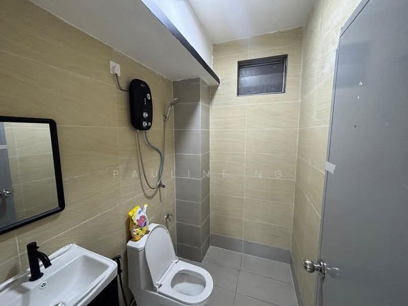 Pangsapuri untuk Dijual di Lake View Suites - Pauline Ng - Bathroom - PropertyGuru.com.my