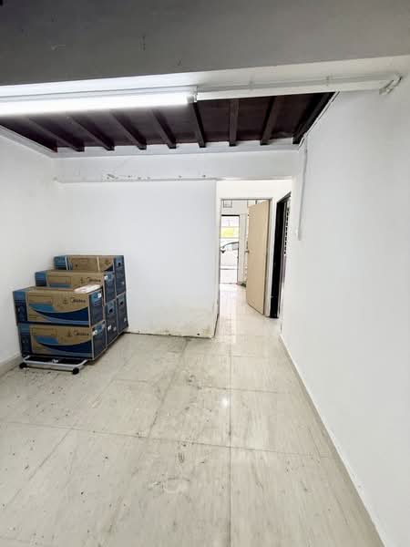1-storey Terraced House for Sale in Taman Molek (Johor Bahru) - Yik Tat - PropertyGuru.com.my