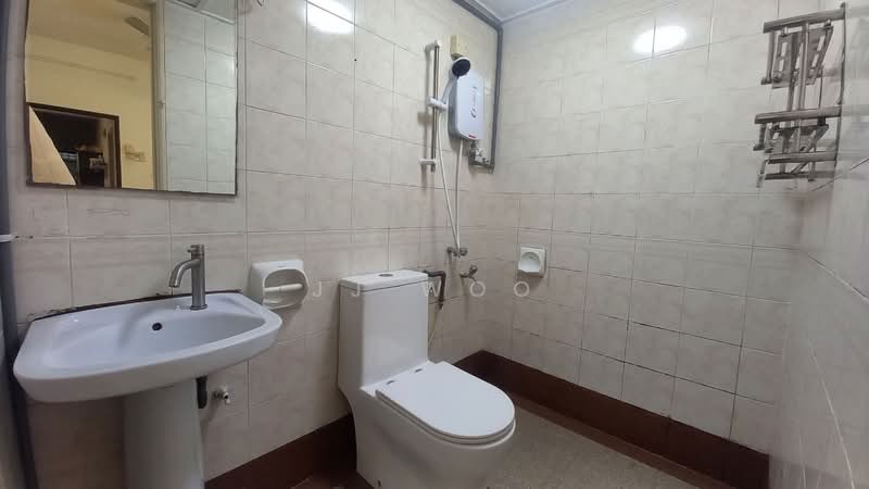 Rumah Teres untuk Disewa di Bukit Rimau (Shah Alam) - JJ Woo - Bathroom - PropertyGuru.com.my