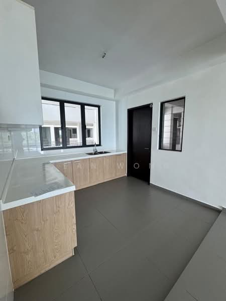 Pangsapuri untuk Disewa di Ponderosa Lakeside Apartment - Jean Wong - PropertyGuru.com.my