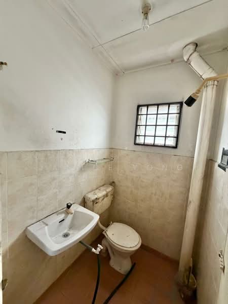 2-storey Terraced House for Sale in Taman Cahaya Masai (Pasir Gudang) - Janice Yong - Bathroom - PropertyGuru.com.my
