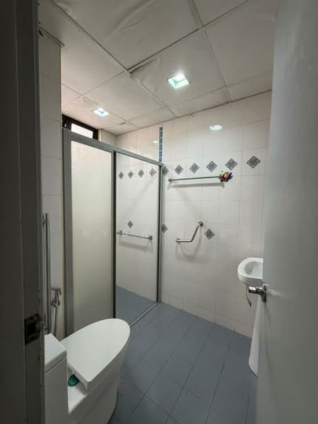 Condominium for Sale at Mutiara Oriental - Ryan Swe - Bathroom - PropertyGuru.com.my