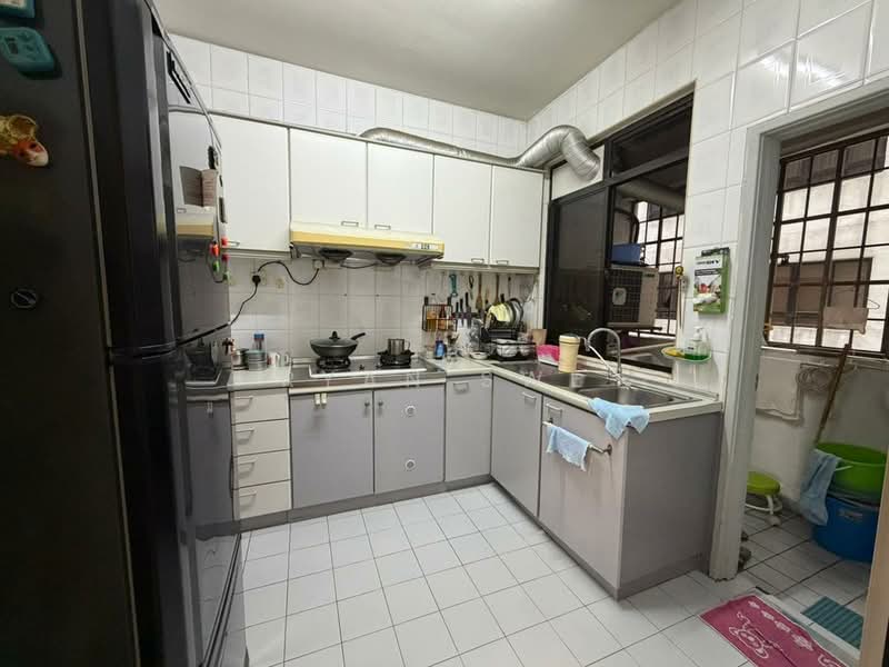 Condominium for Sale at Mutiara Oriental - Ryan Swe - Kitchen - PropertyGuru.com.my