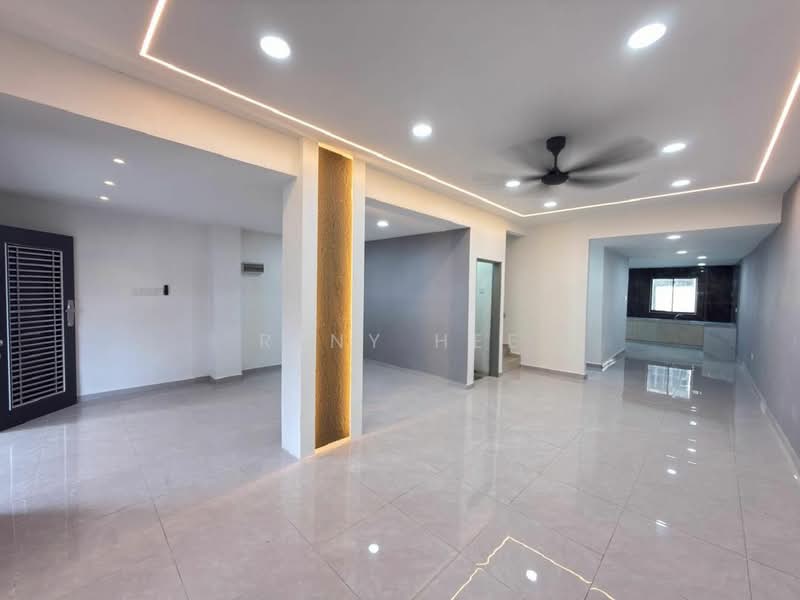 2-storey Terraced House for Sale in Taman Molek (Johor Bahru) - Reny Hee - Living Room - PropertyGuru.com.my