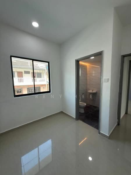 2-storey Terraced House for Sale in Taman Molek (Johor Bahru) - Reny Hee - Interior - PropertyGuru.com.my