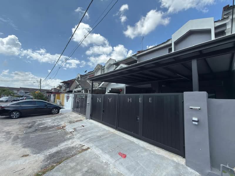 2-storey Terraced House for Sale in Taman Molek (Johor Bahru) - Reny Hee - PropertyGuru.com.my