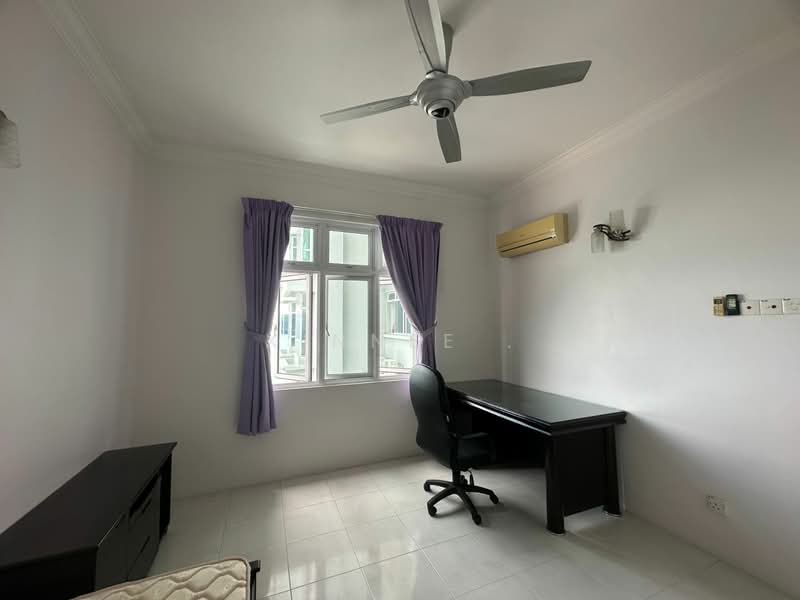 Kondominium untuk Disewa di Bayswater Resort Condominium - Xinnee . - Study - PropertyGuru.com.my