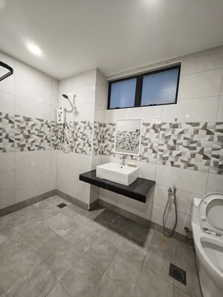 Kondominium untuk Disewa di Upper East @ Tiger Lane - Kelvin Chong - Bathroom - PropertyGuru.com.my
