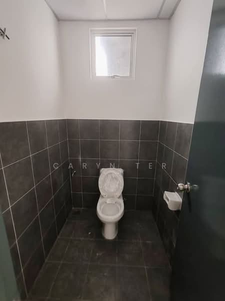 Shop / Office for Sale in Bandar Indahpura (Kulai) - Caryn Ter - Bathroom - PropertyGuru.com.my