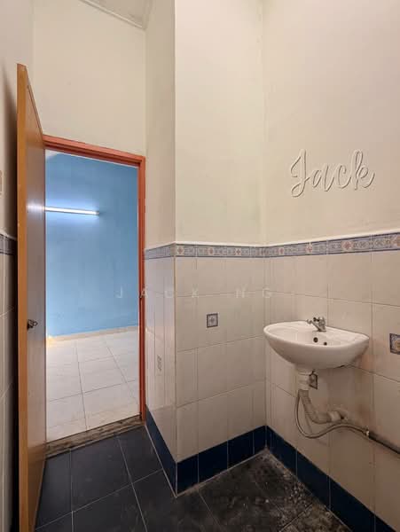 Rumah Teres 2 Tingkat untuk Disewa di Taman Perai Utama (Perai) - Jack Ng - Bathroom - PropertyGuru.com.my