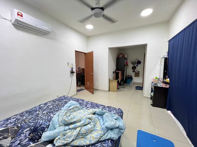 Rumah Teres 2 Tingkat untuk Dijual di Nusantara Prima (Gelang Patah) - Caryn Ter - Bedroom - PropertyGuru.com.my