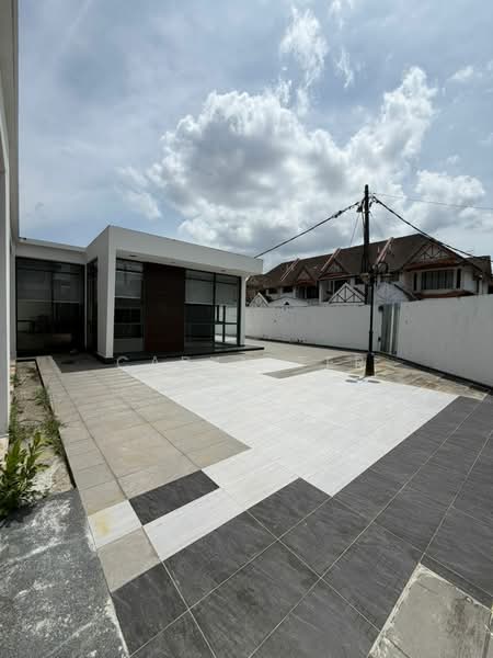 Rumah Banglo untuk Dijual di Taman Suria (Johor Bahru) - Caryn Ter - Exterior - PropertyGuru.com.my