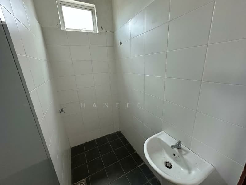 Shop / Office for Sale in Alor Setar (Kedah) - Haneef . - Bathroom - PropertyGuru.com.my