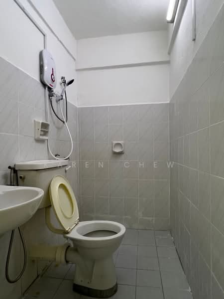 Rumah Flat untuk Disewa di Taman Pekaka - Karen Chew - PropertyGuru.com.my